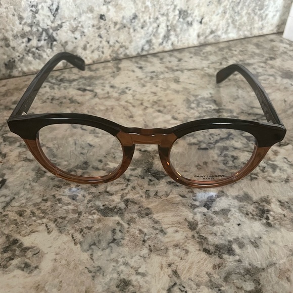 Saint Laurent Glasses - Picture 4 of 6